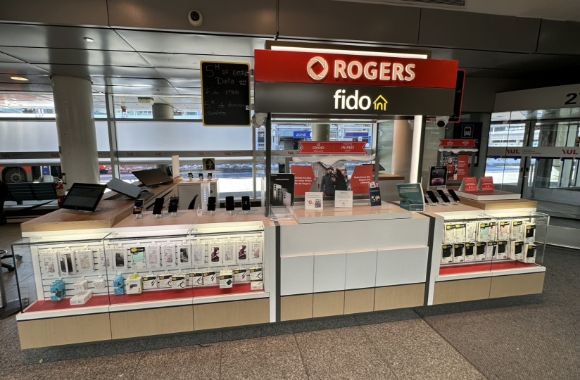 Rogers kiosk at Montreal airport